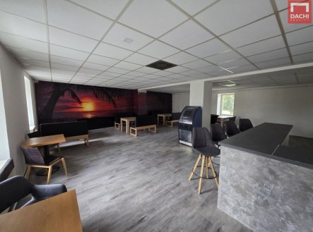 Pronájem obchodní prostory, 200 m²