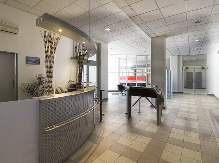 Pronájem kanceláře, 384 m²