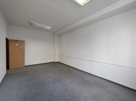 Pronájem kanceláře, 509 m²