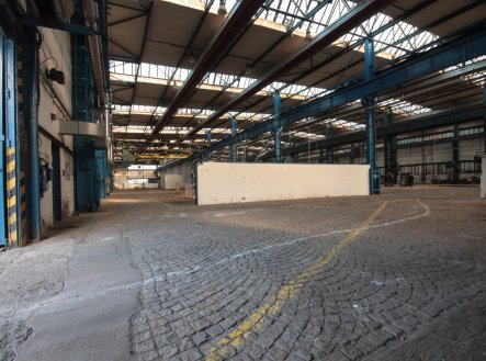 Pronájem komerčního objektu, sklad, 2 600 m²