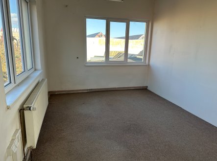 Pronájem kanceláře, 69 m²