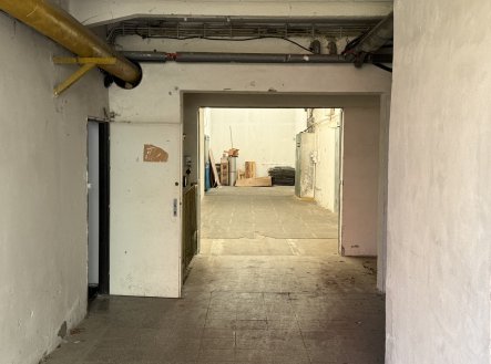 Pronájem komerčního objektu, sklad, 420 m²