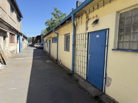 Pronájem komerčního objektu, sklad, 57 m²