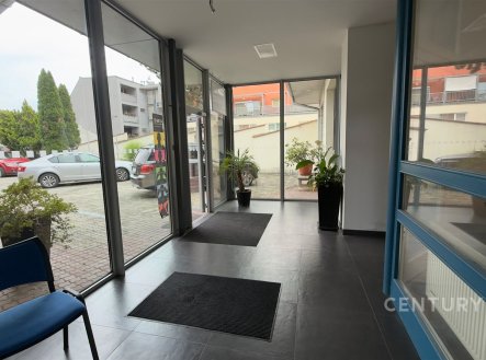 Prodej nájemního domu, 758 m²