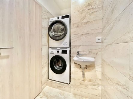 Pronájem bytu, 3+kk, 66 m²