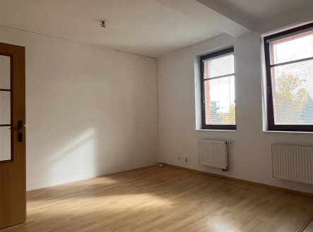 Pronájem bytu, 1+kk, 27 m² obrázek