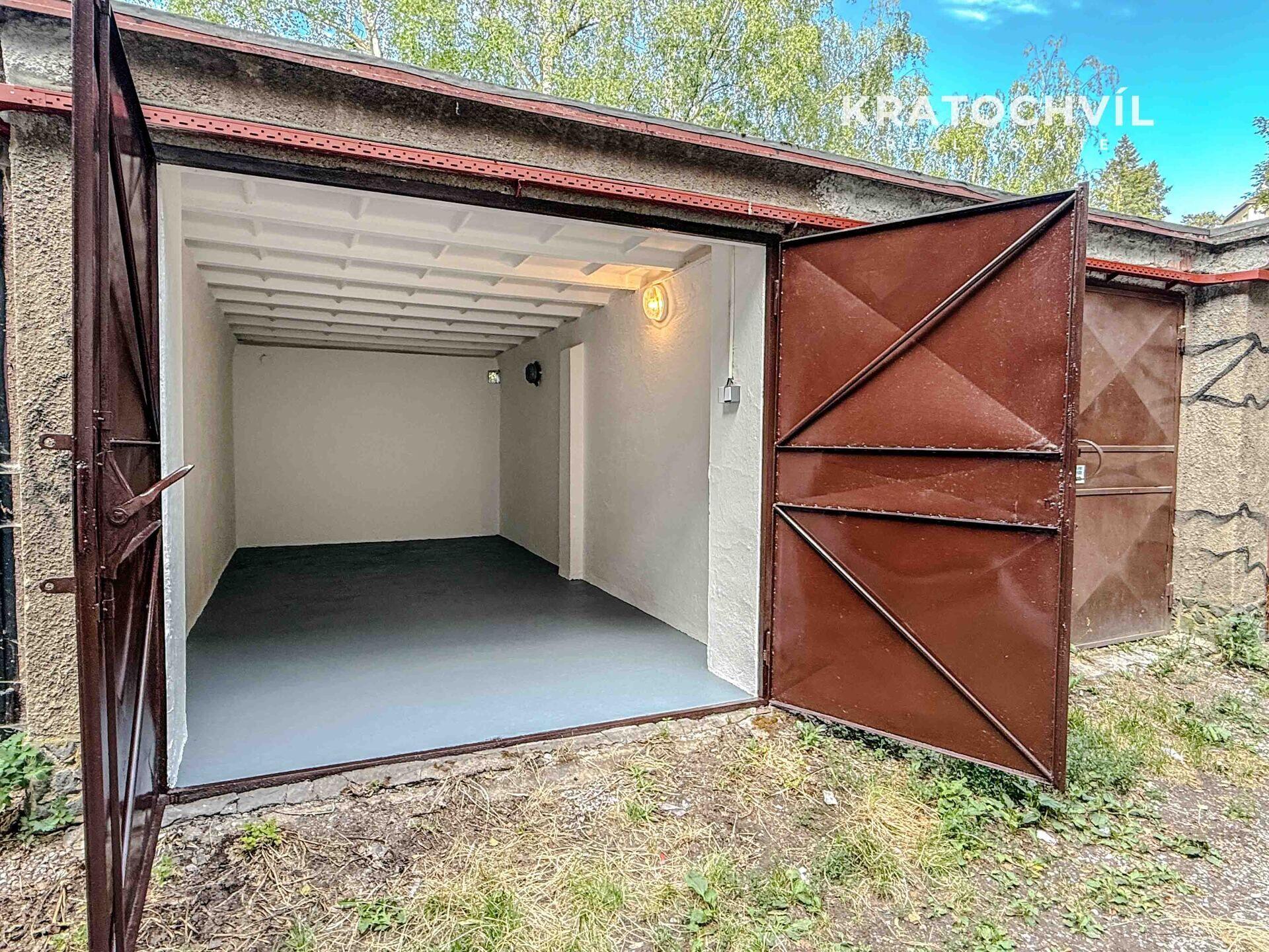 Prodej samostatné garáže 15 m² – Praha 5, Smíchov, ulice U Blaženky