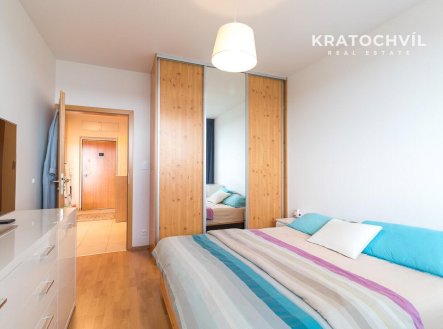 Pronájem bytu, 2+kk, 61 m²