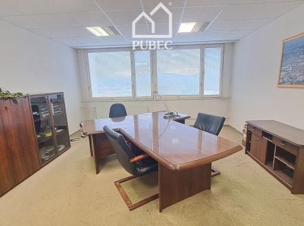 Pronájem kanceláře, 89 m²
