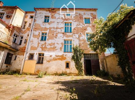 Prodej nájemního domu, 936 m²