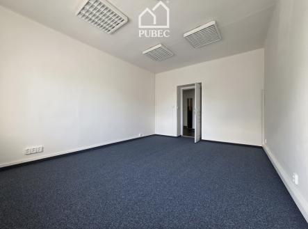 Pronájem kanceláře, 67 m²