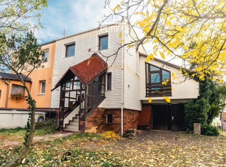Rodinný dům 5+1 s garáží a terasou – Pňovany