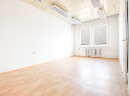 Pronájem kanceláře, 86 m²