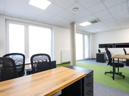 Pronájem kanceláře, 172 m²
