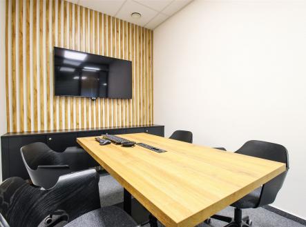 Pronájem kanceláře, 172 m²