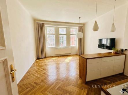 Pronájem bytu, 4+kk, 90 m²