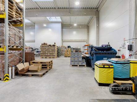 Pronájem skladovací prostor, 108 m²