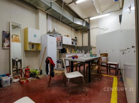 Pronájem skladovací prostor, 535 m²