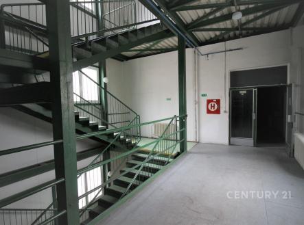 Pronájem skladovací prostor, 535 m²