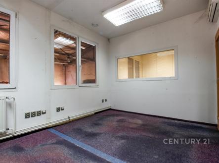 Pronájem kanceláře, 897 m²