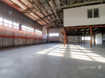 Pronájem výrobní prostory, 897 m²