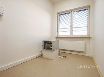 Pronájem kanceláře, 262 m²