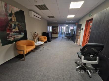 Pronájem kanceláře, 137 m²