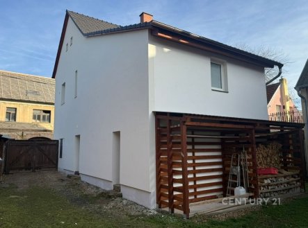 Výjimečná investiční příležitost! Dvougenerační dům s prostory pro podnikání v klidné obci Počeplice