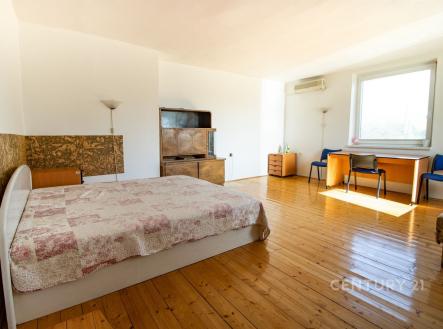 Pronájem bytu, 1+kk, 40 m²