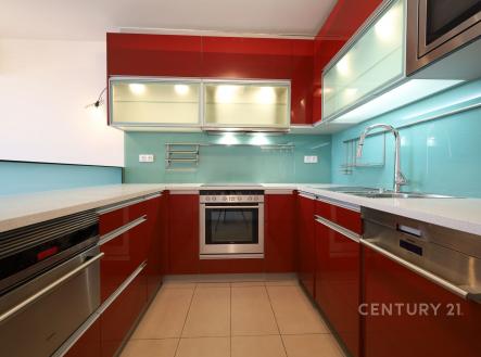 Pronájem bytu, 3+kk, 76 m²