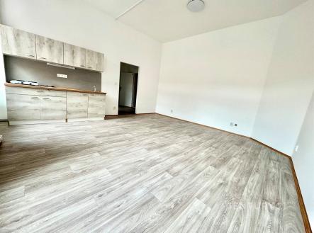 Pronájem bytu, 1+kk, 35 m²