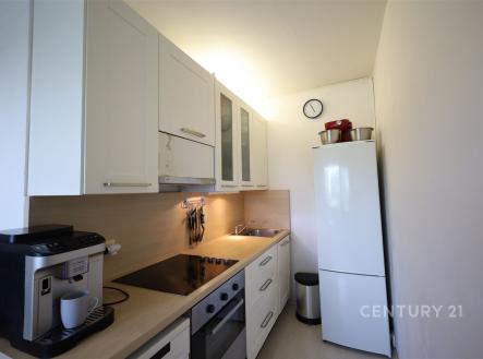 Pronájem bytu, 2+kk, 42 m²