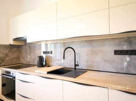 Pronájem bytu, 2+1, 72 m²