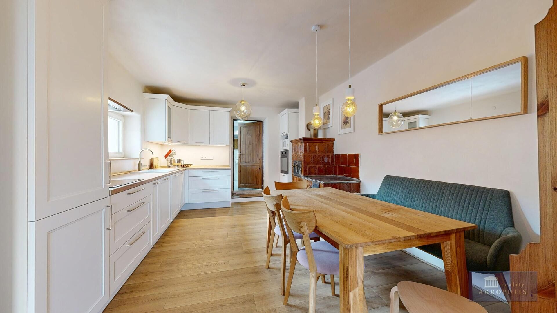 RD 4+1 s terasou a bazénem, Klentnice