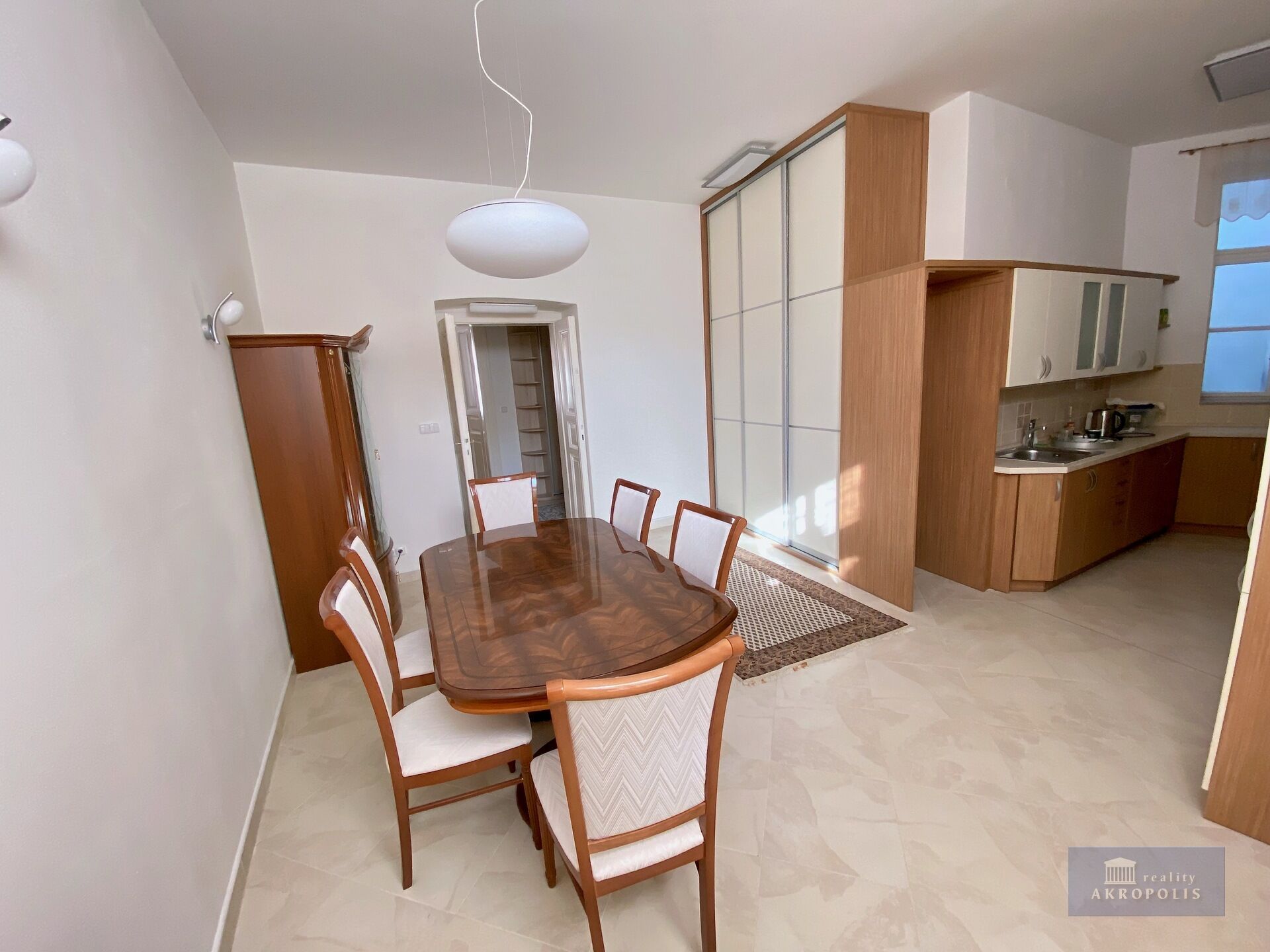 Pronájem prostorného bytu 3+kk, 86 m², Praha 1 – Pštrossova