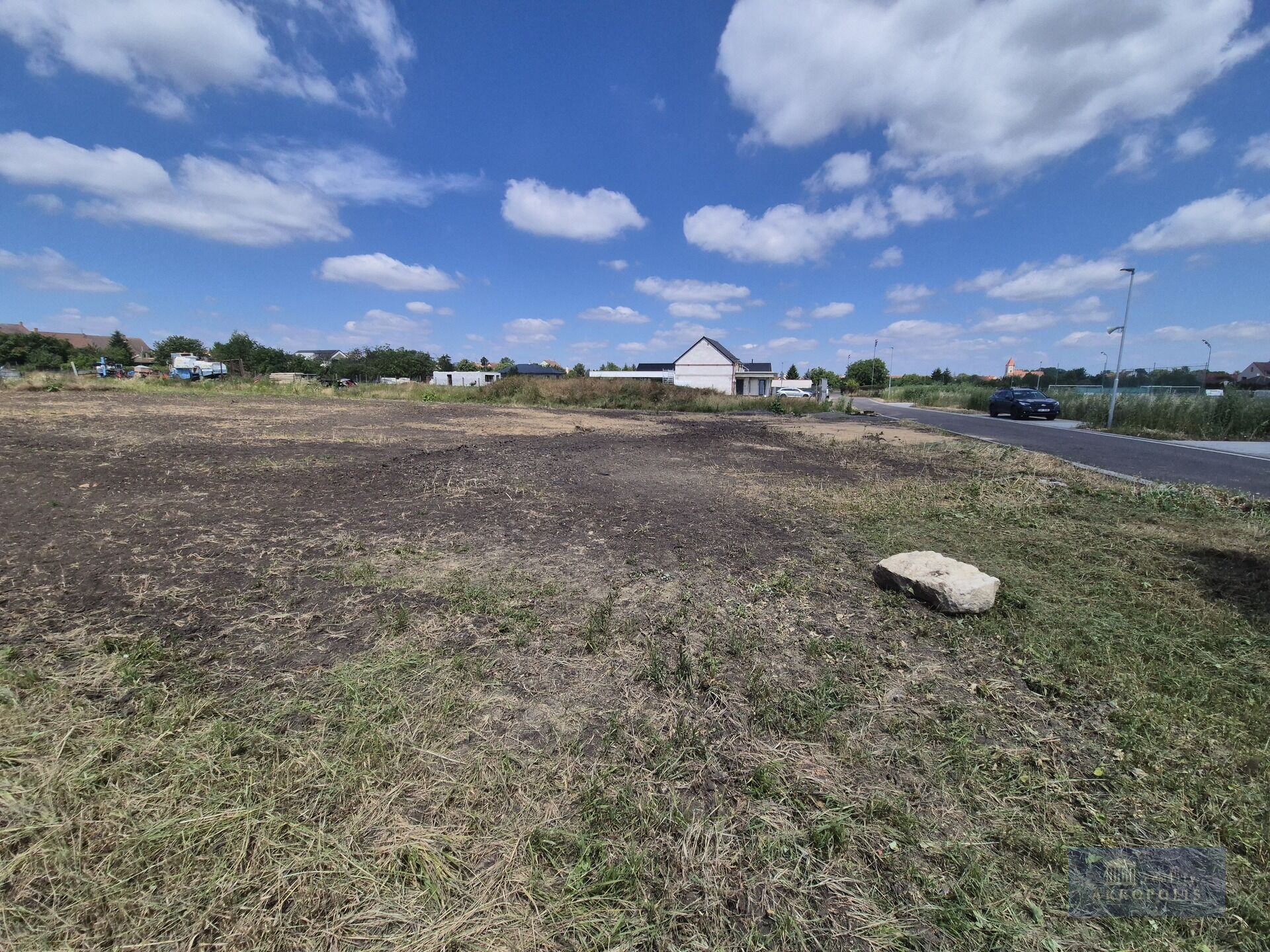 Stavební pozemek 631 m² s výhledem na Pálavu v klidné části Dolních Dunajovic