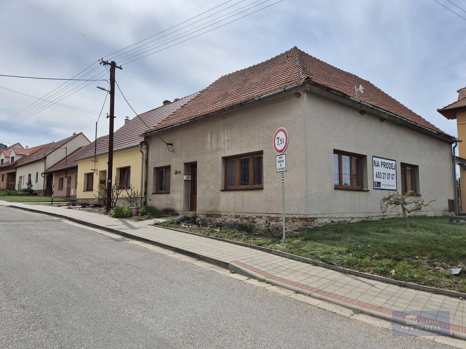 Prodej rodinného domu 3+1 se zahradou v centru Horních Věstonic v srdci Pálavy