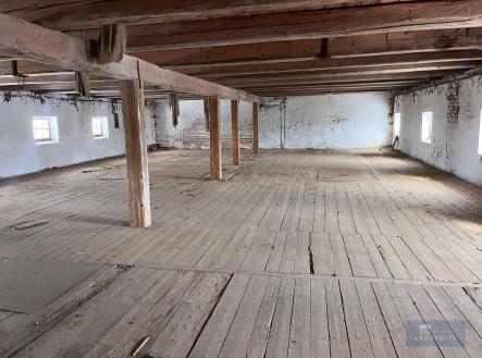Prodej zemědělského objektu, 2 020 000 m²