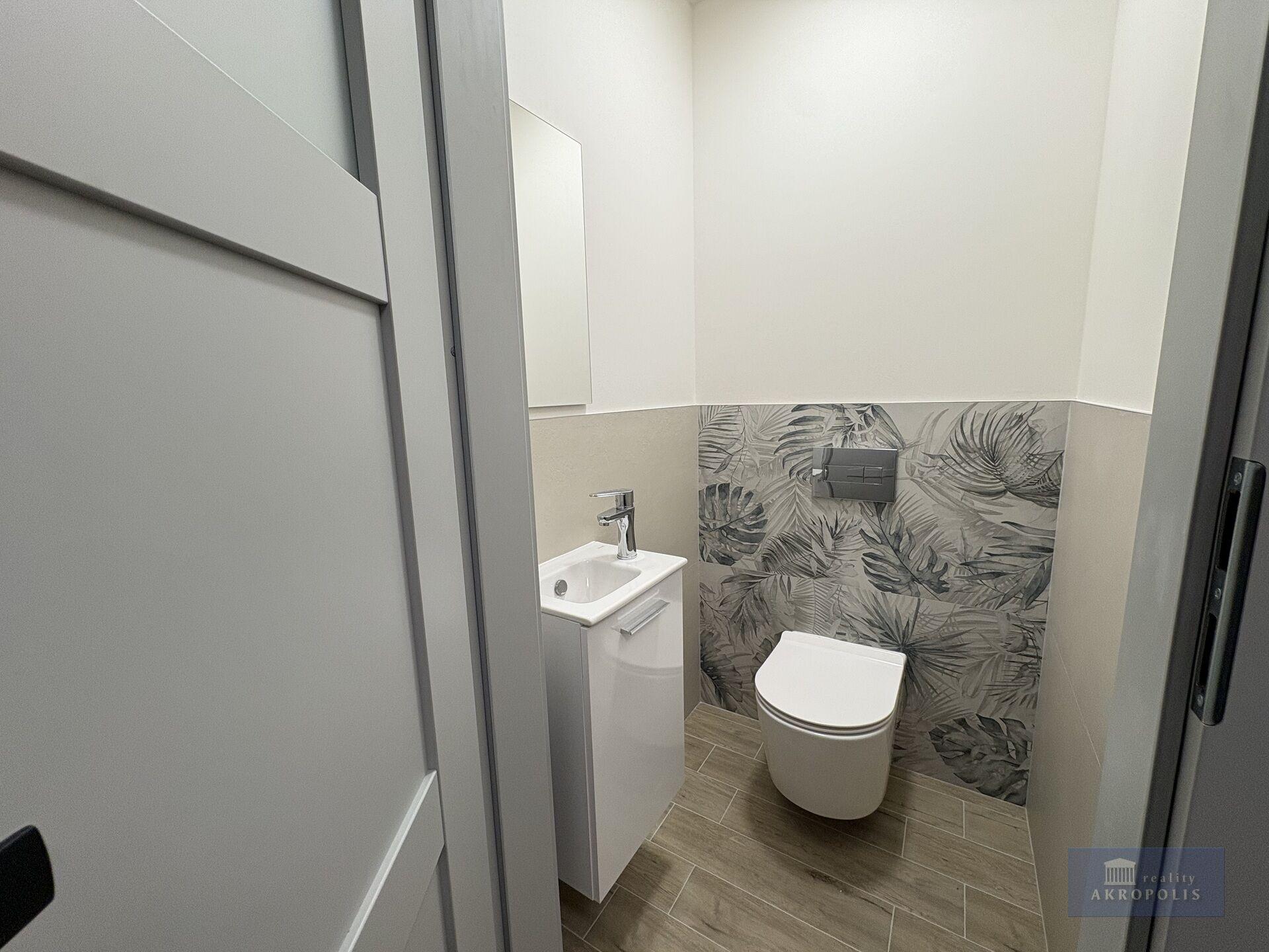 Nabízíme k pronájmu nový půdní byt (č.18) o dispozici 2+kk a vel. 51,7 m2