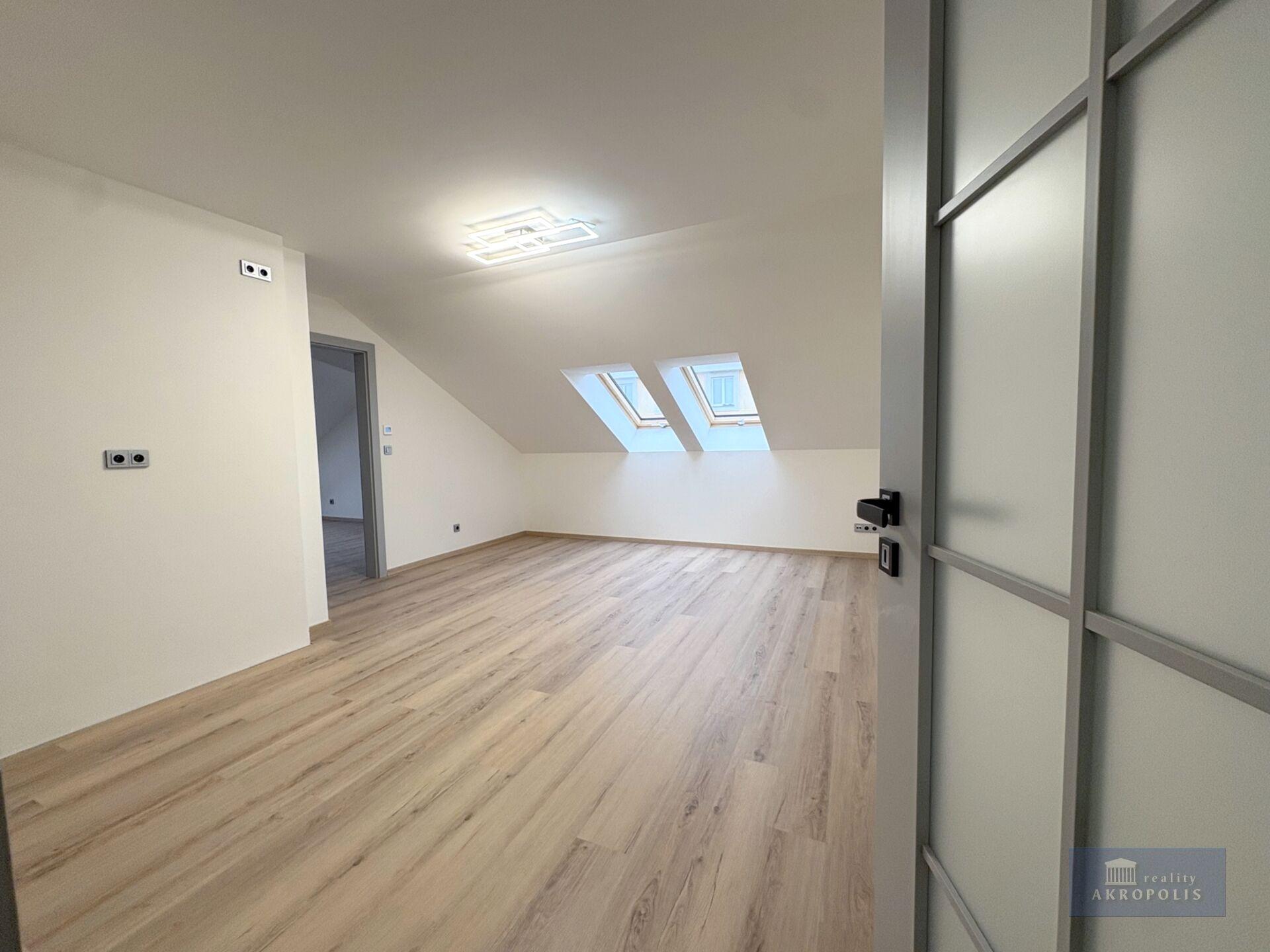 Nabízíme k pronájmu nový půdní byt (č.19) o dispozici 2+kk a vel. 57,6 m2