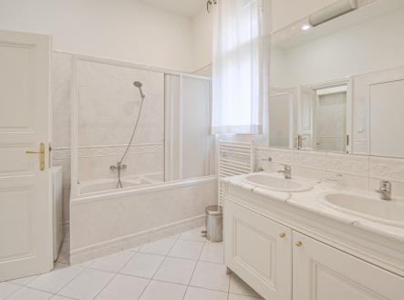 Pronájem bytu, 3+kk, 79 m²
