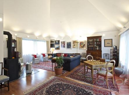 Pronájem domu/vily, 417 m²