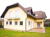Pronájem domu/vily, 251 m²