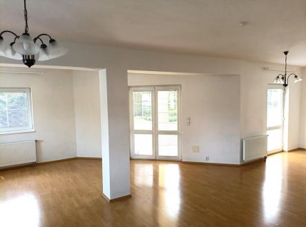 Pronájem domu/vily, 251 m²