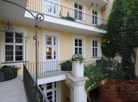 Pronájem bytu, 4+1, 175 m²