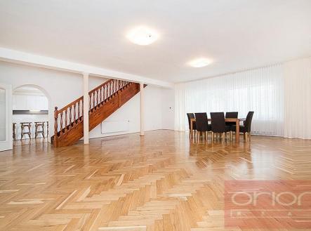 Pronájem domu/vily, 350 m² obrázek