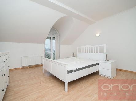 Pronájem bytu, 4+1, 205 m²
