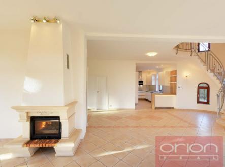 Pronájem domu/vily, 243 m² obrázek