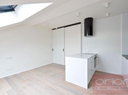 Pronájem bytu, 1+kk, 39 m²