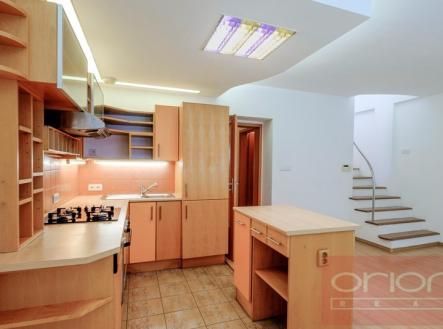 Pronájem bytu, 4+kk, 122 m²